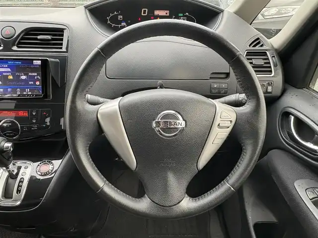 日産 セレナ ハイウェイスター Sハイブリッド 神奈川県 2012(平24)年 11.9万km スーパーブラック (株)IDOMが運営する【じしゃロン秦野店】の自社ローン専用車両になります。こちらは現金またはオートローンご利用時の価格です。自社ローンご希望の方は別途その旨お申付け下さい/スマートキー/社外メモリナビ/フルセグ/Bluetooth/バックカメラ/ETC/片側パワースライドドア/社外フリップダウンモニター :TVM-FW1100 11インチ/ドライブレコーダー　：DRY-TW8500/全席革調シートカバー/オートライト/HID/パドルシフト/ウィンカーミラー