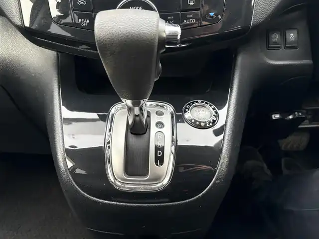 日産 セレナ ハイウェイスター Sハイブリッド 神奈川県 2012(平24)年 11.9万km スーパーブラック (株)IDOMが運営する【じしゃロン秦野店】の自社ローン専用車両になります。こちらは現金またはオートローンご利用時の価格です。自社ローンご希望の方は別途その旨お申付け下さい/スマートキー/社外メモリナビ/フルセグ/Bluetooth/バックカメラ/ETC/片側パワースライドドア/社外フリップダウンモニター :TVM-FW1100 11インチ/ドライブレコーダー　：DRY-TW8500/全席革調シートカバー/オートライト/HID/パドルシフト/ウィンカーミラー