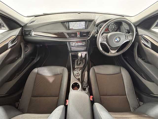 ＢＭＷ Ｘ１ sDrive 18i Xライン 佐賀県 2015(平27)年 5.8万km 白 純正8インチナビ/Bluetooth/CD/DVD/バックカメラ/ETC/コーナーセンサー/衝突被害軽減システム/オートライト/フォグランプ/純正18インチアルミホイール/スマートキー/スペアキー1本