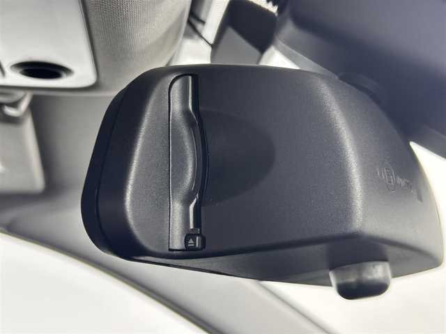 ＢＭＷ Ｘ１ sDrive 18i Xライン 佐賀県 2015(平27)年 5.8万km 白 純正8インチナビ/Bluetooth/CD/DVD/バックカメラ/ETC/コーナーセンサー/衝突被害軽減システム/オートライト/フォグランプ/純正18インチアルミホイール/スマートキー/スペアキー1本