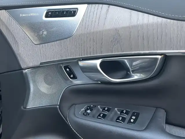 ボルボ ボルボ ＸＣ９０ アルティメットB6 AWD 静岡県 2022(令4)年 4.2万km オニキスブラックP インテリSFT軽減ブレーキACC/LKA BILS/パノラマサンルーフ /ブラックレザーシート シートヒーター /前席マッサージ　ベンチレーション/グーグルナビCarPlay対応/全方位カメラ/Bowers &Wilkisサラウンド/パワーバックドア /サイドステップ/ヘッドアップディスプレイ/DSRCETC