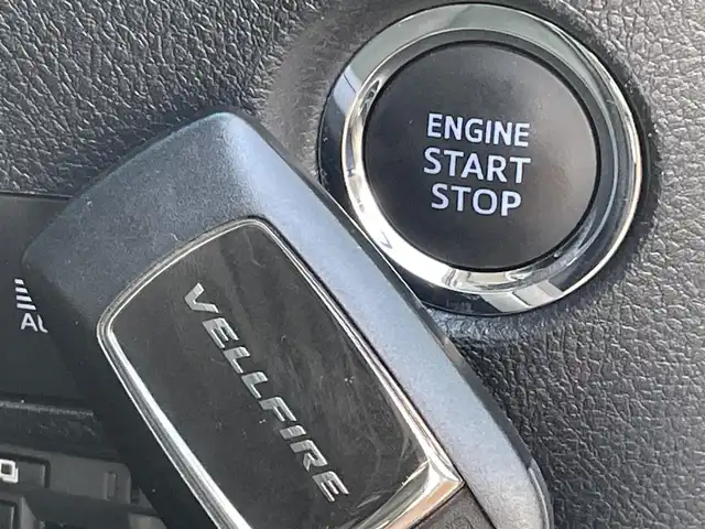トヨタ ヴェルファイア Z Gエディション 福岡県 2020(令2)年 3.3万km ブラック フリップダウンモニター/トヨタセーフティセンス/PCS/LTA/PKSB/クリアランスソナー/純正９インチＤＡナビ/フルセグTV/CD/DVD/BT/AM/FM/applecarplay/androidauto/Miracast/バックカメラ/パワーバックドア/両側パワースライドドア/シートメモリー/前席パワーシート/前席シートヒーター＆ベンチレーション/三眼LED/オートハイビーム/フォグランプ/オットマン/ビルトインETC/スマートキー/プッシュスタート/電動パーキング/ブレーキホールド