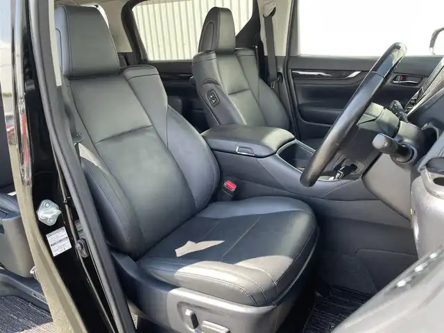 トヨタ ヴェルファイア Z Gエディション 福岡県 2020(令2)年 3.3万km ブラック フリップダウンモニター/トヨタセーフティセンス/PCS/LTA/PKSB/クリアランスソナー/純正９インチＤＡナビ/フルセグTV/CD/DVD/BT/AM/FM/applecarplay/androidauto/Miracast/バックカメラ/パワーバックドア/両側パワースライドドア/シートメモリー/前席パワーシート/前席シートヒーター＆ベンチレーション/三眼LED/オートハイビーム/フォグランプ/オットマン/ビルトインETC/スマートキー/プッシュスタート/電動パーキング/ブレーキホールド