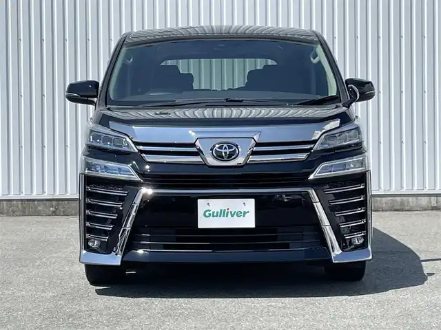 トヨタ ヴェルファイア Z Gエディション 福岡県 2020(令2)年 3.3万km ブラック フリップダウンモニター/トヨタセーフティセンス/PCS/LTA/PKSB/クリアランスソナー/純正９インチＤＡナビ/フルセグTV/CD/DVD/BT/AM/FM/applecarplay/androidauto/Miracast/バックカメラ/パワーバックドア/両側パワースライドドア/シートメモリー/前席パワーシート/前席シートヒーター＆ベンチレーション/三眼LED/オートハイビーム/フォグランプ/オットマン/ビルトインETC/スマートキー/プッシュスタート/電動パーキング/ブレーキホールド