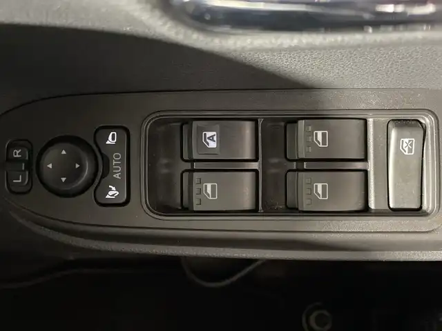 ダイハツ タント カスタム X 福岡県 2025(令7)年 0.4万km シャイニングホワイトパール ・社外7インチナビ/（CD、DVD、フルセグ、Bluetooth）/・ステアリングスイッチ/・バックカメラ/・スマートアシスト/・両側パワースライドドア/・アイドリングストップ/・ハーフレザーシート/・D/Nシートヒーター/・オートライト/・フォグライト/・電格ミラー/・ウィンカーミラー/・ETC/・純正14インチAW