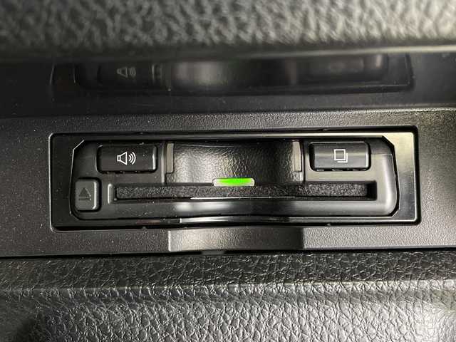 トヨタ ヴォクシー ZS 煌Ⅱ 愛知県 2020(令2)年 2.3万km ブラック アルパインBIGX11インチナビ/・フルセグ/・CD/DVD/・Bluetooth/・AUX/アルパイン12.8インチフリップダウンモニター/バックカメラ/デジタルインナーミラー/ETC/社外ドライブレコーダー/両側パワースライドドア/プリクラッシュセーフティ/パーキングサポートブレーキ/レーンディパーチャーアラート/クルーズコントロール/横滑り防止/オートマチックハイビーム/フォグランプ/アドミレーションエアロ＆マフラー/純正ドアミラー＋社外シーケンシャルウィンカーレンズ/社外テールランプシーケンシャルウインカー/プッシュスタート