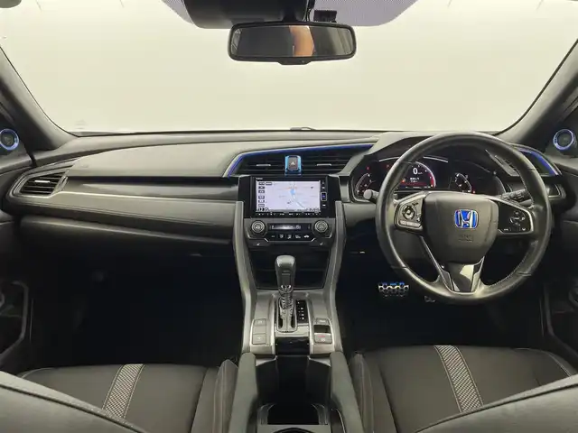 ホンダ シビック ハッチバック 福井県 2021(令3)年 4万km クリスタルブラックパール 純正ナビ/CD/DVD/Bluetooth/フルセグ/ホンダセンシング/・渋滞追従機能付アダプティブクルーズコントロール/・トラフィックジャムアシスト/・車線維持支援システム/・衝突軽減ブレーキ/・踏み間違い衝突軽減システム/・歩行者事故低減ステアリング/・路外逸脱抑制機能/シートヒーター/ドライブレコーダー/LEDヘッドライト/オートライト/フォグランプ/プッシュスタート