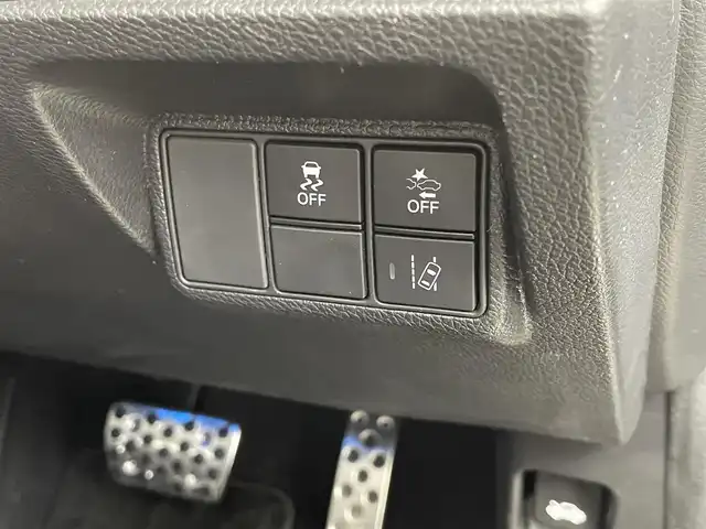 ホンダ シビック ハッチバック 福井県 2021(令3)年 4万km クリスタルブラックパール 純正ナビ/CD/DVD/Bluetooth/フルセグ/ホンダセンシング/・渋滞追従機能付アダプティブクルーズコントロール/・トラフィックジャムアシスト/・車線維持支援システム/・衝突軽減ブレーキ/・踏み間違い衝突軽減システム/・歩行者事故低減ステアリング/・路外逸脱抑制機能/シートヒーター/ドライブレコーダー/LEDヘッドライト/オートライト/フォグランプ/プッシュスタート