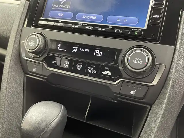 ホンダ シビック ハッチバック 福井県 2021(令3)年 4万km クリスタルブラックパール 純正ナビ/CD/DVD/Bluetooth/フルセグ/ホンダセンシング/・渋滞追従機能付アダプティブクルーズコントロール/・トラフィックジャムアシスト/・車線維持支援システム/・衝突軽減ブレーキ/・踏み間違い衝突軽減システム/・歩行者事故低減ステアリング/・路外逸脱抑制機能/シートヒーター/ドライブレコーダー/LEDヘッドライト/オートライト/フォグランプ/プッシュスタート