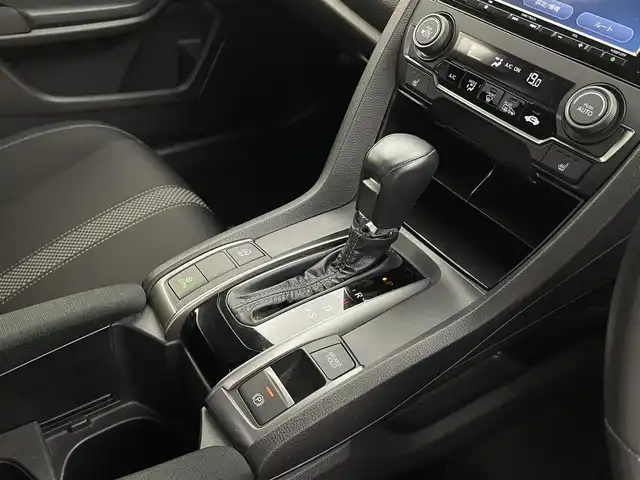 ホンダ シビック ハッチバック 福井県 2021(令3)年 4万km クリスタルブラックパール 純正ナビ/CD/DVD/Bluetooth/フルセグ/ホンダセンシング/・渋滞追従機能付アダプティブクルーズコントロール/・トラフィックジャムアシスト/・車線維持支援システム/・衝突軽減ブレーキ/・踏み間違い衝突軽減システム/・歩行者事故低減ステアリング/・路外逸脱抑制機能/シートヒーター/ドライブレコーダー/LEDヘッドライト/オートライト/フォグランプ/プッシュスタート