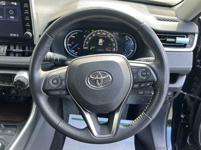 トヨタ ＲＡＶ４ ハイブリットG 埼玉県 2021(令3)年 4.9万km アティチュードブラックマイカ 純正ナビ /(フルセグ/AM/FM/USB/Bluetooth)/ETC　/ワンオーナー　/360°カメラ/ドラレコ(F/R) /ステアリングヒーター　/オートライト　/オートハイビーム　/パワーバックドア　/ステアリングスイッチ　/BSM /クルコン追従　/レーンキープアシスト　/コーナーセンサー　/電動格納ミラー　/TRC/オートホールド　/シートヒーター(D/N)/パワーシート(D)/純正フロア　/ISOFIX/ドアバイザー/USB充電/LEDライト/ルーフレール/フォグランプ/プッシュスタート/プリクラッシュセーフティー