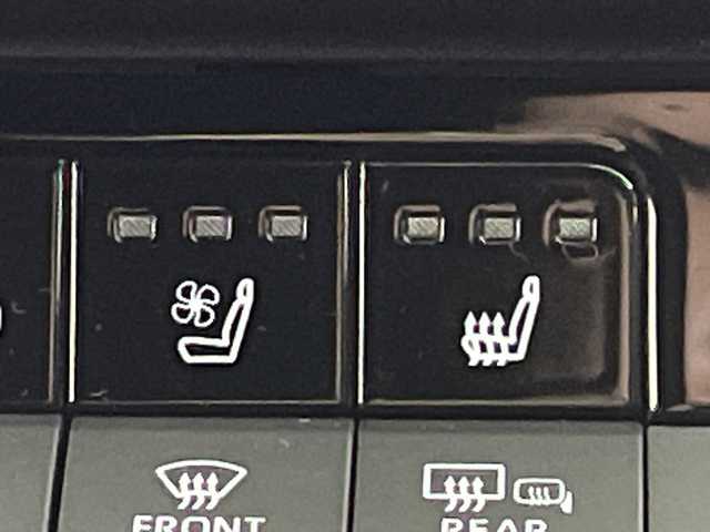 トヨタ クラウン Z 岐阜県 2024(令6)年 1.6万km プレシャスブラックパール パノラマルーフ/トヨタチームメイト/純正12.3インチディスプレイ/コネクトナビ/フルセグTV/Bluetooth/USB/Miracast/パノラミックビューモニター/トヨタセーフティセンス/プリクラッシュセーフティシステム/レーントレーシングアシスト/レーダークルーズコントロール/オートマチックハイビーム/クリアランスソナー/ブラインドスポットモニター/リアクロストラフィックアラート/パーキングアシスト/ビルトインETC2.0/ヘッドアップディスプレイ/リアサンシェード/デジタルインナーミラー/全席シートヒーター/全席ベンチレーション/レザーシート/ワイヤレス充電器/ステアリングリモコン/革巻きステアリング