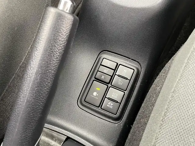 トヨタ アクア S スタイルブラック 大分県 2019(令1)年 3万km ホワイトパールクリスタルシャイン プリクラッシュセーフティー/LTA/オートハイビーム/モデリスタエアロ/純正ナビ/（フルセグ/CD/Bluetooth）/ビルトインETC/バックカメラ/前席シートヒーター/前後ドライブレコーダー/スマートキープッシュスタート