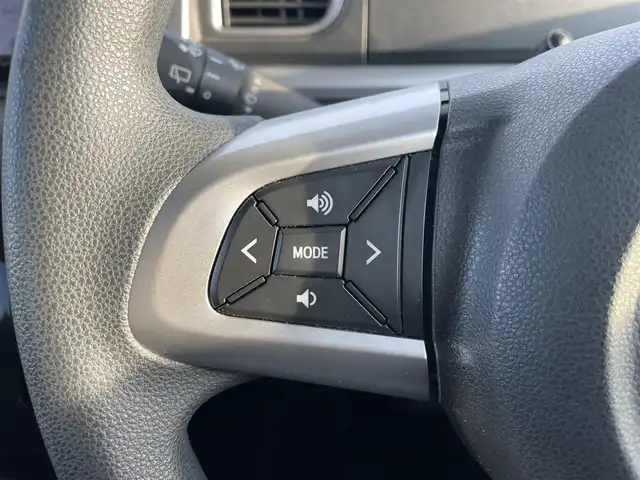 ダイハツ タント カスタム X トップED SAⅡ 滋賀県 2015(平27)年 14.7万km パールホワイトⅢ 社外メモリナビ/・AM/FM/・CD/DVD/・SD/USB/・Bluetooth/・フルセグTV/バックカメラ/ステアリングスイッチ/ETC/片側パワースライドドア/衝突軽減ブレーキ/車線逸脱警報/リアロールサンシェード/オートマチックヘッドライト/フォグランプ/シートリフター/ドアバイザー/フロアマット/スマートキー