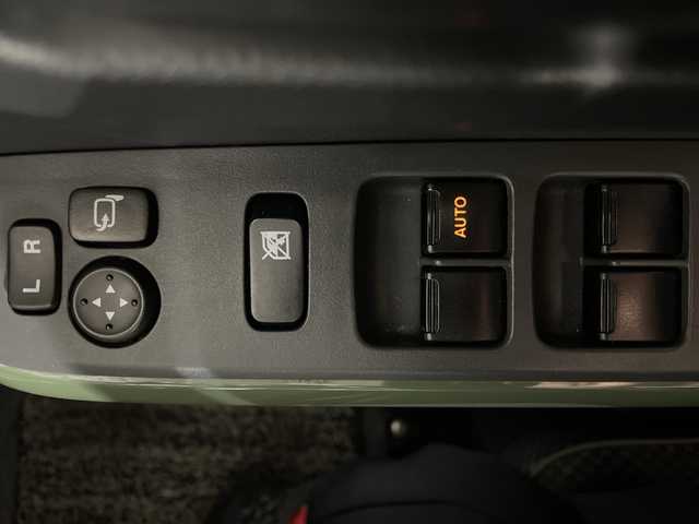 スズキ ハスラー G 福岡県 2019(令1)年 3.9万km クールカーキパールメタリック/ホワイト2トーンルーフ 純正メモリーナビゲーション/フルセグテレビ/バックカメラ/スマートキー/プッシュスタートエンジン/ベンチシート/シートヒーター/ドアバイザー/ステアリングスイッチ/ハロゲンライト/フロアマット