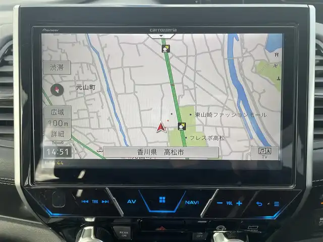 日産 セレナ ハイウェイスター Vセレクション 千葉県 2018(平30)年 6.9万km アズライトブルー 社外ナビ・TV/フリップダウンモニター/フルセグ対応/DVD再生OK/Bluetooth接続/アラウンドビューモニター/両側電動スライドドア/ETC/アイドリングストップ/オートクルーズ/LEDヘッドライト/フォグ/オートライト/衝突軽減装置/シートカバー/コーナーセンサー/プッシュスタート/パーキングアシスト/ミラーウィンカー/純正AW/シートカバー着用