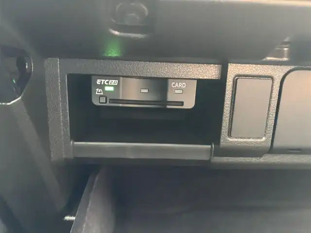 アウディ Ｑ５ SB 40TDIクワトロ Sライン 三重県 2022(令4)年 1.6万km デイトナグレーパールエフェクト 純正エアサスペンション/BangOlufsen3Dアドバンスサウンドシステム/ブラックスタイリングパッケージ/Sラインプラスパッケージ/アコースティックガラス（フロントサイド）/合皮貼内装（センターコンソール/ドアアームレスト/シートヒーター（後席）/シートヒーター(前席/後席左右)/パワーシート（前席）/シートメモリー機能（運転席）/純正オプション20インチ5本マルチスポークブラック塗装アルミホイール/MMIナビゲーション（Bluetooth/AM/FM/USB）/ETC2.0/全方位カメラ/ドライブレコーダー（前後）/速度警告/接近警告/トラフィックジャムアシスト/Audiアクティブレーンアシスト/Audiプレセンス/サイドアシスト/パークアシスト/アダプティブクルーズコントロール/ステアリングスイッチ/マトリクスLEDヘッドランプ/ダイナミックターンインジケーター/ヘッドランプウォッシャー/「S　line」エンブレム（フロントフェンダー）/「S」エンブレム入シルバー加飾付ディンプル革巻きステアリングホイール/「S」ロゴ入革/ダイナミカ（スエード調）コンビシート/スポーツシート（前席）/スペアキー
