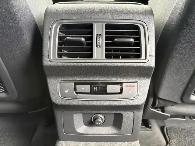 アウディ Ｑ５ SB 40TDIクワトロ Sライン 三重県 2022(令4)年 1.6万km デイトナグレーパールエフェクト 純正エアサスペンション/BangOlufsen3Dアドバンスサウンドシステム/ブラックスタイリングパッケージ/Sラインプラスパッケージ/アコースティックガラス（フロントサイド）/合皮貼内装（センターコンソール/ドアアームレスト/シートヒーター（後席）/シートヒーター(前席/後席左右)/パワーシート（前席）/シートメモリー機能（運転席）/純正オプション20インチ5本マルチスポークブラック塗装アルミホイール/MMIナビゲーション（Bluetooth/AM/FM/USB）/ETC2.0/全方位カメラ/ドライブレコーダー（前後）/速度警告/接近警告/トラフィックジャムアシスト/Audiアクティブレーンアシスト/Audiプレセンス/サイドアシスト/パークアシスト/アダプティブクルーズコントロール/ステアリングスイッチ/マトリクスLEDヘッドランプ/ダイナミックターンインジケーター/ヘッドランプウォッシャー/「S　line」エンブレム（フロントフェンダー）/「S」エンブレム入シルバー加飾付ディンプル革巻きステアリングホイール/「S」ロゴ入革/ダイナミカ（スエード調）コンビシート/スポーツシート（前席）/スペアキー