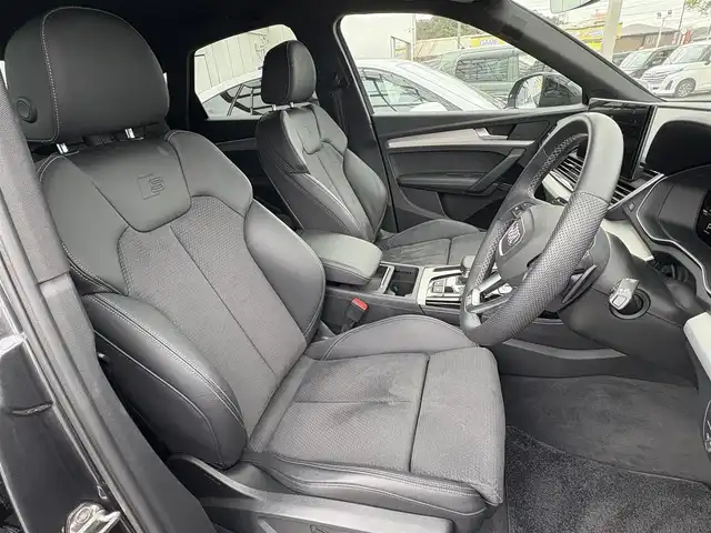 アウディ Ｑ５ SB 40TDIクワトロ Sライン 三重県 2022(令4)年 1.6万km デイトナグレーパールエフェクト 純正エアサスペンション/BangOlufsen3Dアドバンスサウンドシステム/ブラックスタイリングパッケージ/Sラインプラスパッケージ/アコースティックガラス（フロントサイド）/合皮貼内装（センターコンソール/ドアアームレスト/シートヒーター（後席）/シートヒーター(前席/後席左右)/パワーシート（前席）/シートメモリー機能（運転席）/純正オプション20インチ5本マルチスポークブラック塗装アルミホイール/MMIナビゲーション（Bluetooth/AM/FM/USB）/ETC2.0/全方位カメラ/ドライブレコーダー（前後）/速度警告/接近警告/トラフィックジャムアシスト/Audiアクティブレーンアシスト/Audiプレセンス/サイドアシスト/パークアシスト/アダプティブクルーズコントロール/ステアリングスイッチ/マトリクスLEDヘッドランプ/ダイナミックターンインジケーター/ヘッドランプウォッシャー/「S　line」エンブレム（フロントフェンダー）/「S」エンブレム入シルバー加飾付ディンプル革巻きステアリングホイール/「S」ロゴ入革/ダイナミカ（スエード調）コンビシート/スポーツシート（前席）/スペアキー