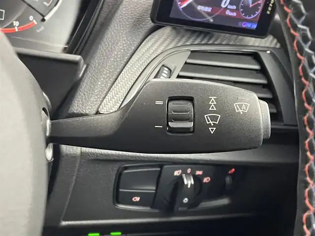 ＢＭＷ Ｍ２ 埼玉県 2017(平29)年 6.8万km サファイアブラックP サンルーフ　純正８．８インチナビ　バックカメラ　ＥＴＣ　ＨａｒｍａｎＫａｒｄｏｎ　黒レザー　クルーズコントロール　シートヒーター　メモリシート　純正アルミ　スマートキー　オートハイビーム　ＨＩＤ