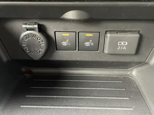 ダイハツ ロッキー G 千葉県 2019(令1)年 2.9万km シャイニングホワイトパール 純正9インチメモリナビ（NSZN-Y70D）/　（BT/DVD/CD/AM/FM)/フルセグ/バックカメラ/レーダークルーズコントロール/衝突軽減ブレーキ/レーンキープアシスト/クリアランスソナー/前席シートヒーター/ETC/USB