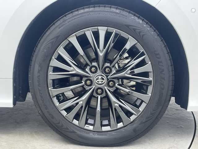 トヨタ ヴェルファイア ハイブリット Z プレミア 埼玉県 2023(令5)年 1.1万km プラチナホワイトパールマイカ サンルーフ/純正１４型ディスプレイオーディオ/ユニバーサルステップ/ベージュレザーシート/ワイヤレス充電/フルセグTV/360°カメラ/ブラインドスポットモニター/ヘッドアップディスプレイ/ＬＥＤヘッドライト/ビルトインＥＴＣ２．０/両側パワースライドドア/トヨタセーフティセンス/デジタルインナーミラー/シートヒーター・エアシート(D・N・2nd)/3列シート・オットマン・フルフラットシート/ウォークスルー/パワーシート/パワーバックドア/Bluetooth・HDMI/純正19インチアルミホイール/100V電源・1500W電源/MTモード付AT/Wエアコン/ステアリングヒーター/衝突被害軽減/スマートキー・プッシュスタート/パーキングアシスト/アイドリングストップ