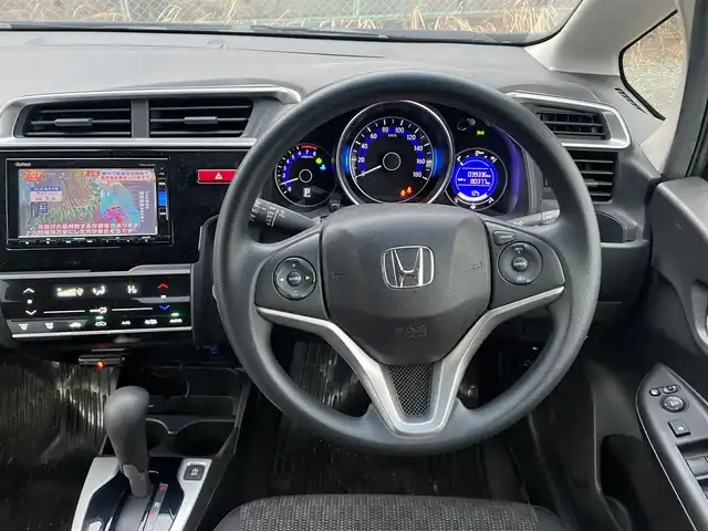 ホンダ フィット 13G Lパッケージ 福岡県 2016(平28)年 4万km ティンテッドシルバーM 純正ナビ　DVD　フルセグ　BT　MSV/バックカメラ/ABS/キセノン/W　サイド　カーテンエアバッグ/クルコン/ドラレコ/スマートキー