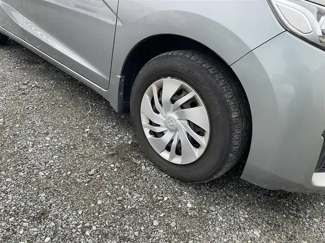 ホンダ フィット 13G Lパッケージ 福岡県 2016(平28)年 4万km ティンテッドシルバーM 純正ナビ　DVD　フルセグ　BT　MSV/バックカメラ/ABS/キセノン/W　サイド　カーテンエアバッグ/クルコン/ドラレコ/スマートキー
