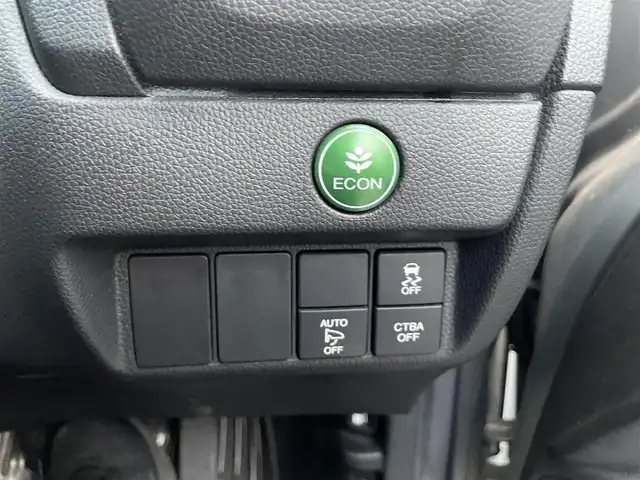 ホンダ フィット 13G Lパッケージ 福岡県 2016(平28)年 4万km ティンテッドシルバーM 純正ナビ　DVD　フルセグ　BT　MSV/バックカメラ/ABS/キセノン/W　サイド　カーテンエアバッグ/クルコン/ドラレコ/スマートキー