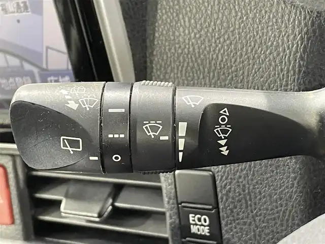 トヨタ ヴォクシー ZS 愛知県 2014(平26)年 5.4万km ホワイトパールクリスタルシャイン 純正９インチナビ/両側パワースライドドア/ドライブレコーダー/ビルトインＥＴＣ/バックカメラ/Ｂｌｕｅｔｏｏｔｈ/ＣＤ／ＤＶＤ/フルセグＴＶ/アイドリングストップ/純正１６インチアルミホイール/純正フロアマット/オートライト