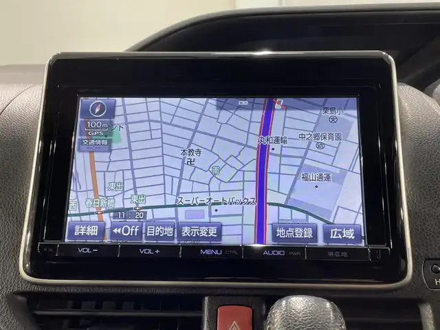 トヨタ ヴォクシー ZS 愛知県 2014(平26)年 5.4万km ホワイトパールクリスタルシャイン 純正９インチナビ/両側パワースライドドア/ドライブレコーダー/ビルトインＥＴＣ/バックカメラ/Ｂｌｕｅｔｏｏｔｈ/ＣＤ／ＤＶＤ/フルセグＴＶ/アイドリングストップ/純正１６インチアルミホイール/純正フロアマット/オートライト