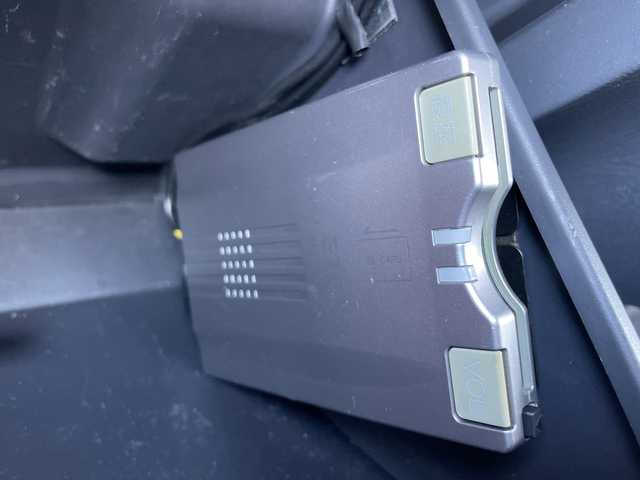 スズキ ジムニー ランドベンチャー 山口県 2016(平28)年 5.9万km クールカーキPM 4WD/5速マニュアル/pioneer製SDナビ/　Bluetooth/　AM/FM/　ワンセグテレビ/　DVD/　HDMI/ETC/前後ドライブレコーダー/リモコンキー/スペアキー/ステアリングスイッチ/リフトアップ/インタークーラー付ターボチャージャー/ABS/シートヒーター/純正フロアマット/背面タイヤ/本革巻ステアリング/ドアバイザー/純正16インチアルミホイール/ウィンカーミラー/衝突安全ボディー/運転席/助手席エアバッグ/パワーウィンドウ/パワーステアリング