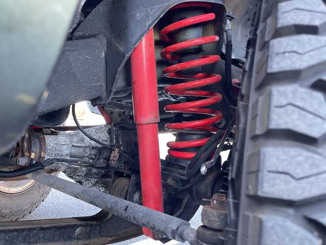 スズキ ジムニー ランドベンチャー 山口県 2016(平28)年 5.9万km クールカーキPM 4WD/5速マニュアル/pioneer製SDナビ/　Bluetooth/　AM/FM/　ワンセグテレビ/　DVD/　HDMI/ETC/前後ドライブレコーダー/リモコンキー/スペアキー/ステアリングスイッチ/リフトアップ/インタークーラー付ターボチャージャー/ABS/シートヒーター/純正フロアマット/背面タイヤ/本革巻ステアリング/ドアバイザー/純正16インチアルミホイール/ウィンカーミラー/衝突安全ボディー/運転席/助手席エアバッグ/パワーウィンドウ/パワーステアリング