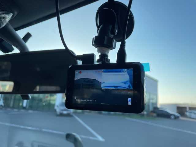 スズキ ジムニー ランドベンチャー 山口県 2016(平28)年 5.9万km クールカーキPM 4WD/5速マニュアル/pioneer製SDナビ/　Bluetooth/　AM/FM/　ワンセグテレビ/　DVD/　HDMI/ETC/前後ドライブレコーダー/リモコンキー/スペアキー/ステアリングスイッチ/リフトアップ/インタークーラー付ターボチャージャー/ABS/シートヒーター/純正フロアマット/背面タイヤ/本革巻ステアリング/ドアバイザー/純正16インチアルミホイール/ウィンカーミラー/衝突安全ボディー/運転席/助手席エアバッグ/パワーウィンドウ/パワーステアリング