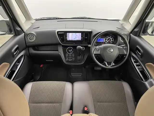 日産 デイズ ルークス HWS X Vセレクション 岡山県 2017(平29)年 7.1万km ホワイトパール 純正ナビ(MM317D-W)/【フルセグ/DVD/CD/AUX/Bluetooth/AM/FM】/エマージェンシーブレーキ/アラウンドビューモニター/踏み間違い防止/両側パワースライドドア/レーンキープアシスト/ＬＥＤヘッドライト/オートハイビーム/ＥＴＣ/ハーフレザー/純正フロアマット/純正アルミホイール/純正ドライブレコーダー(前方)/エンジンスタートボタン