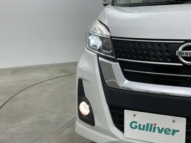 日産 デイズ ルークス HWS X Vセレクション 岡山県 2017(平29)年 7.1万km ホワイトパール 純正ナビ(MM317D-W)/【フルセグ/DVD/CD/AUX/Bluetooth/AM/FM】/エマージェンシーブレーキ/アラウンドビューモニター/踏み間違い防止/両側パワースライドドア/レーンキープアシスト/ＬＥＤヘッドライト/オートハイビーム/ＥＴＣ/ハーフレザー/純正フロアマット/純正アルミホイール/純正ドライブレコーダー(前方)/エンジンスタートボタン