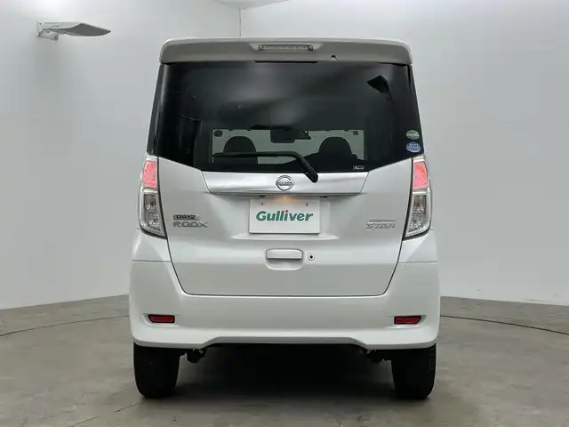 日産 デイズ ルークス HWS X Vセレクション 岡山県 2017(平29)年 7.1万km ホワイトパール 純正ナビ(MM317D-W)/【フルセグ/DVD/CD/AUX/Bluetooth/AM/FM】/エマージェンシーブレーキ/アラウンドビューモニター/踏み間違い防止/両側パワースライドドア/レーンキープアシスト/ＬＥＤヘッドライト/オートハイビーム/ＥＴＣ/ハーフレザー/純正フロアマット/純正アルミホイール/純正ドライブレコーダー(前方)/エンジンスタートボタン