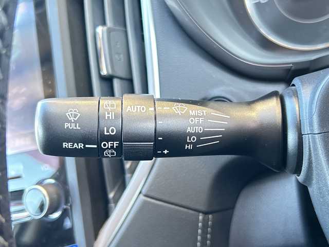 スバル インプレッサ スポーツ 2．0i－Lアイサイト 静岡県 2017(平29)年 7.4万km クリスタルホワイトパール ナビ機能/FM/AM/SD/iPod/フルセグTV/USB/Bluetooth/CD/DVD/HDMI/VTR/AUX/主要装備/・バックカメラ　/・ＢＳＭ　/・ドライブレコーダー　/・ＥＴＣ　/・パドルシフト　/・レーダークルーズコントロール　/・アイドリングストップ　/・レーンキープアシスト　/・フォグランプ　/・ステアリングリモコン　/・フォグランプ/・アイドリングストップ/・衝突軽減システム/・横滑り防止装置/・純正アルミホイール/・純正フロアマット