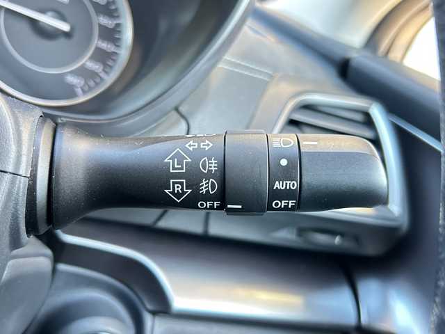 スバル インプレッサ スポーツ 2．0i－Lアイサイト 静岡県 2017(平29)年 7.4万km クリスタルホワイトパール ナビ機能/FM/AM/SD/iPod/フルセグTV/USB/Bluetooth/CD/DVD/HDMI/VTR/AUX/主要装備/・バックカメラ　/・ＢＳＭ　/・ドライブレコーダー　/・ＥＴＣ　/・パドルシフト　/・レーダークルーズコントロール　/・アイドリングストップ　/・レーンキープアシスト　/・フォグランプ　/・ステアリングリモコン　/・フォグランプ/・アイドリングストップ/・衝突軽減システム/・横滑り防止装置/・純正アルミホイール/・純正フロアマット