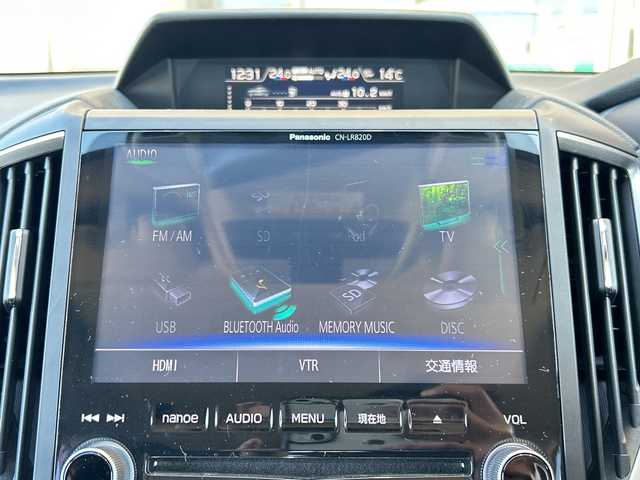 スバル インプレッサ スポーツ 2．0i－Lアイサイト 静岡県 2017(平29)年 7.4万km クリスタルホワイトパール ナビ機能/FM/AM/SD/iPod/フルセグTV/USB/Bluetooth/CD/DVD/HDMI/VTR/AUX/主要装備/・バックカメラ　/・ＢＳＭ　/・ドライブレコーダー　/・ＥＴＣ　/・パドルシフト　/・レーダークルーズコントロール　/・アイドリングストップ　/・レーンキープアシスト　/・フォグランプ　/・ステアリングリモコン　/・フォグランプ/・アイドリングストップ/・衝突軽減システム/・横滑り防止装置/・純正アルミホイール/・純正フロアマット