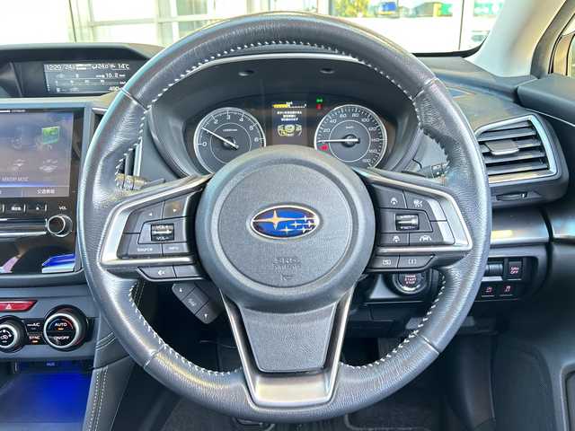 スバル インプレッサ スポーツ 2．0i－Lアイサイト 静岡県 2017(平29)年 7.4万km クリスタルホワイトパール ナビ機能/FM/AM/SD/iPod/フルセグTV/USB/Bluetooth/CD/DVD/HDMI/VTR/AUX/主要装備/・バックカメラ　/・ＢＳＭ　/・ドライブレコーダー　/・ＥＴＣ　/・パドルシフト　/・レーダークルーズコントロール　/・アイドリングストップ　/・レーンキープアシスト　/・フォグランプ　/・ステアリングリモコン　/・フォグランプ/・アイドリングストップ/・衝突軽減システム/・横滑り防止装置/・純正アルミホイール/・純正フロアマット