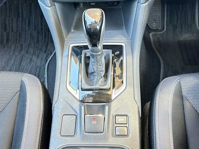 スバル インプレッサ スポーツ 2．0i－Lアイサイト 静岡県 2017(平29)年 7.4万km クリスタルホワイトパール ナビ機能/FM/AM/SD/iPod/フルセグTV/USB/Bluetooth/CD/DVD/HDMI/VTR/AUX/主要装備/・バックカメラ　/・ＢＳＭ　/・ドライブレコーダー　/・ＥＴＣ　/・パドルシフト　/・レーダークルーズコントロール　/・アイドリングストップ　/・レーンキープアシスト　/・フォグランプ　/・ステアリングリモコン　/・フォグランプ/・アイドリングストップ/・衝突軽減システム/・横滑り防止装置/・純正アルミホイール/・純正フロアマット