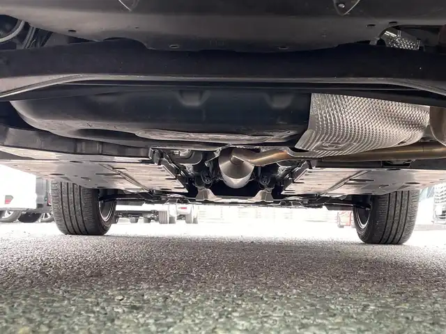 トヨタ ヤリスクロス ハイブリッド Z 千葉県 2021(令3)年 2.7万km ブラックマイカ 純正8インチディスプレイオーディオ/パノラミックビューモニター/ブラインドスポットモニター/前後コーナーセンサー/前席シートヒーター/D席パワーシート/電動パーキングブレーキ/オートブレーキホールド/純正18インチAW/ETC/トヨタセーフティセンス/・レーダークルーズコントロール/・プリクラッシュセーフティ/・レーントレーシングアシスト/・レーンディパーチャーアラート/・オートハイビーム