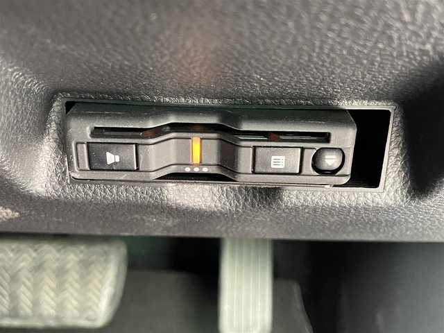 トヨタ ヤリスクロス ハイブリッド Z 千葉県 2021(令3)年 2.7万km ブラックマイカ 純正8インチディスプレイオーディオ/パノラミックビューモニター/ブラインドスポットモニター/前後コーナーセンサー/前席シートヒーター/D席パワーシート/電動パーキングブレーキ/オートブレーキホールド/純正18インチAW/ETC/トヨタセーフティセンス/・レーダークルーズコントロール/・プリクラッシュセーフティ/・レーントレーシングアシスト/・レーンディパーチャーアラート/・オートハイビーム