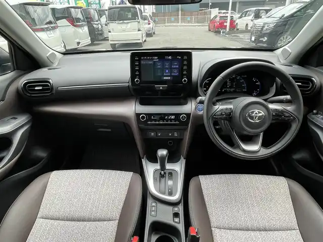 トヨタ ヤリスクロス ハイブリッド Z 千葉県 2021(令3)年 2.7万km ブラックマイカ 純正8インチディスプレイオーディオ/パノラミックビューモニター/ブラインドスポットモニター/前後コーナーセンサー/前席シートヒーター/D席パワーシート/電動パーキングブレーキ/オートブレーキホールド/純正18インチAW/ETC/トヨタセーフティセンス/・レーダークルーズコントロール/・プリクラッシュセーフティ/・レーントレーシングアシスト/・レーンディパーチャーアラート/・オートハイビーム