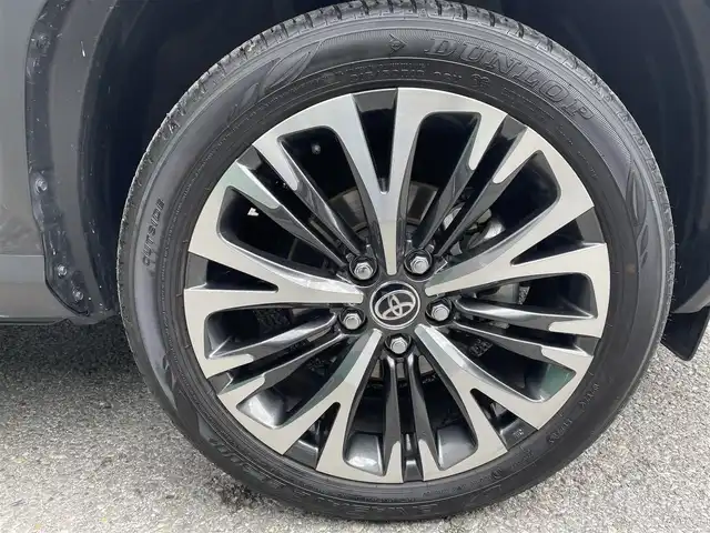 トヨタ ヤリスクロス ハイブリッド Z 千葉県 2021(令3)年 2.7万km ブラックマイカ 純正8インチディスプレイオーディオ/パノラミックビューモニター/ブラインドスポットモニター/前後コーナーセンサー/前席シートヒーター/D席パワーシート/電動パーキングブレーキ/オートブレーキホールド/純正18インチAW/ETC/トヨタセーフティセンス/・レーダークルーズコントロール/・プリクラッシュセーフティ/・レーントレーシングアシスト/・レーンディパーチャーアラート/・オートハイビーム
