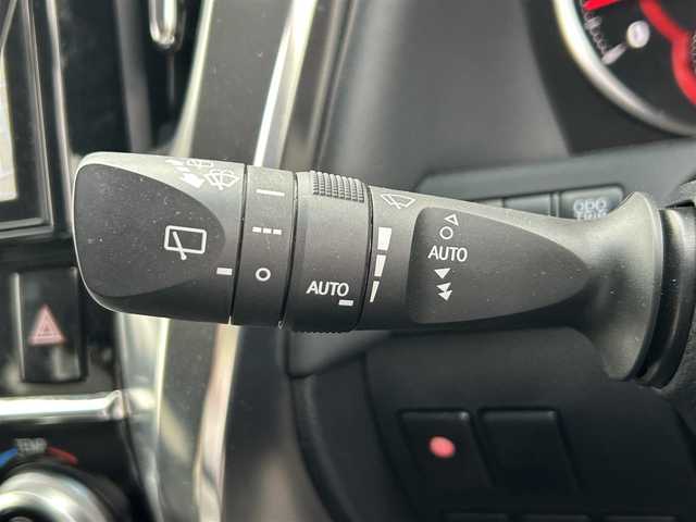 トヨタ アルファード S Cパッケージ 愛知県 2018(平30)年 5.9万km ホワイトパールクリスタルシャイン 〇純正9型ナビ/・Bluetooth/・フルセグTV/〇パワースライドドア（両側）/〇ツインムーンルーフ/〇TRDエアロ/〇電動リアゲート/〇バックカメラ/〇ビルトインETC2.0/〇ドライブレコーダー/〇後席用フリップダウンモニター/〇全車速追従機能付クルーズコントロール/〇レーンアシスト/〇衝突軽減装置/〇クリアランスソナー/〇LEDヘッドランプ/〇フォグランプ/〇オートライト/〇デュアルオートエアコン/〇革巻きステアリング/〇ステアリングスイッチ/〇前席/後席2列目パワーシート/〇前席シートヒーター/エアコン/〇社外19インチアルミホイール/〇スマートエントリー/〇禁煙車