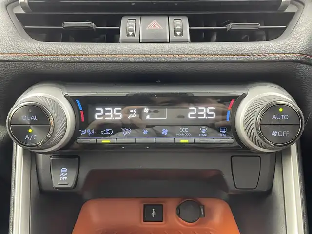トヨタ ＲＡＶ４ アドベンチャー 大阪府 2021(令3)年 3.8万km アッシュグレーメタリック/アーバンカーキ トヨタセーフティーセンス/　・プリクラッシュセーフティ/　・レーントレーシングアシスト/　・ロードサインアシスト/　・先行車発進告知機能/　・パーキングサポートブレーキ/純正ディスプレイオーディオ（Bluetooth）/バックカメラ/レーダークルーズコントロール/LEDヘッドライト/フォグランプ/レザーシート/パワーシート/純正19インチアルミホイール/ブラインドスポットモニター/パワーバックドア/スマートキー/ETC2.0