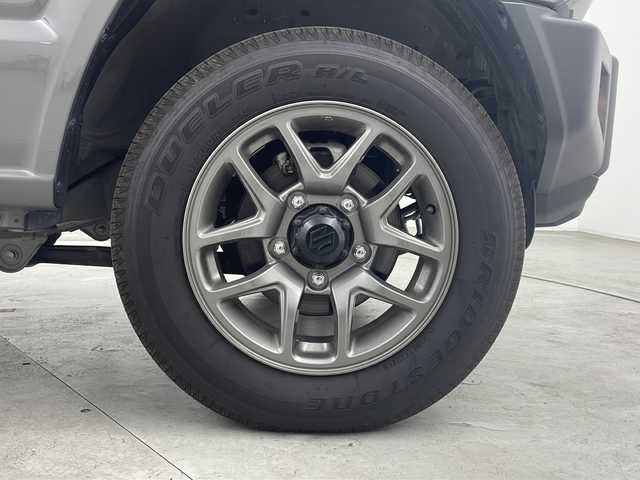 スズキ ジムニー XC 群馬県 2024(令6)年 1.1万km ミディアムグレー 衝突被害軽減ブレーキ　ナビ　バックカメラ　クルーズコントロール　シートヒーター　レーンキープアシスト　アイドリングストップ　ヒルディセントコントロール　横滑り防止機能　ＥＴＣ　スマートキー　禁煙車