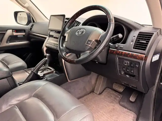 トヨタ ランドクルーザー AX Gセレクション 兵庫県 2008(平20)年 12.8万km ブラック 社外ＳＤナビ　/Bluetooth/CD/DVD/SD/フルセグ/クルーズコントロール　/純正フロアマット　/社外２２インチアルミホイール　/オートライト　/バックカメラ　/ＥＴＣ　/前後ドライブレコーダー　/シートヒーター　/パワーシート　/４ＷＤ　/スペアキー/前後コーナーセンサー/オートライト/パワーシート/4WD